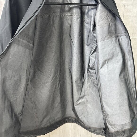 Arcteryx Beta Series Beta LT Hooded Hardshell Jacket, Size L - Picture 4 of 6